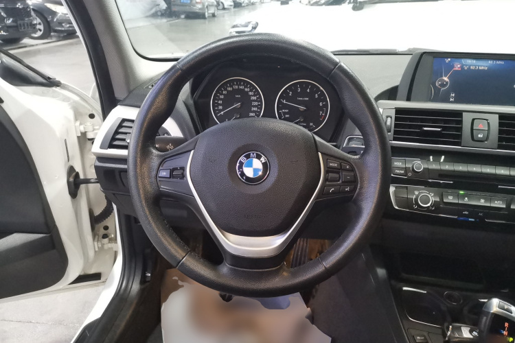 宝马1系(进口) 2015款 118i 领先型中控内饰13