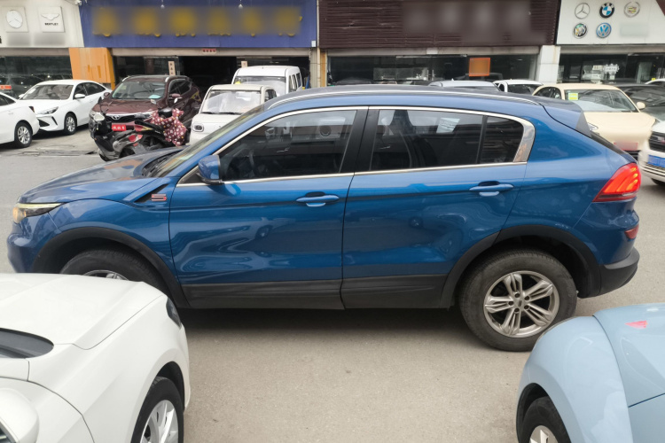 观致5 2018款 改款 1.6T 自动领先型车身外观4