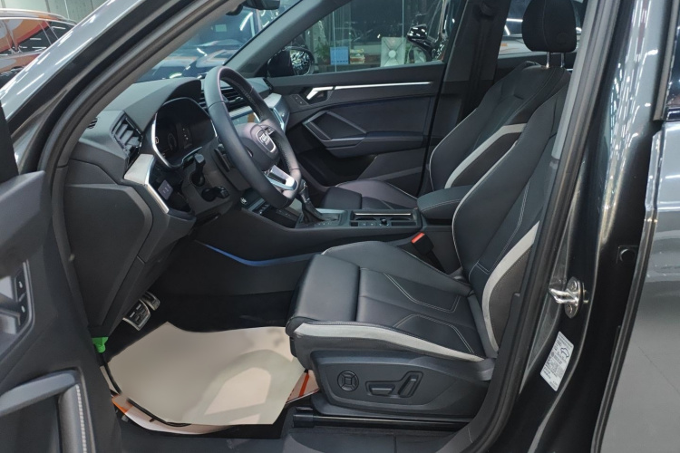 奥迪Q3 2024款 40 TFSI 时尚动感型局部细节19