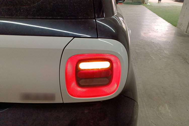 欧拉黑猫 2021款 351km 标准型车身外观9