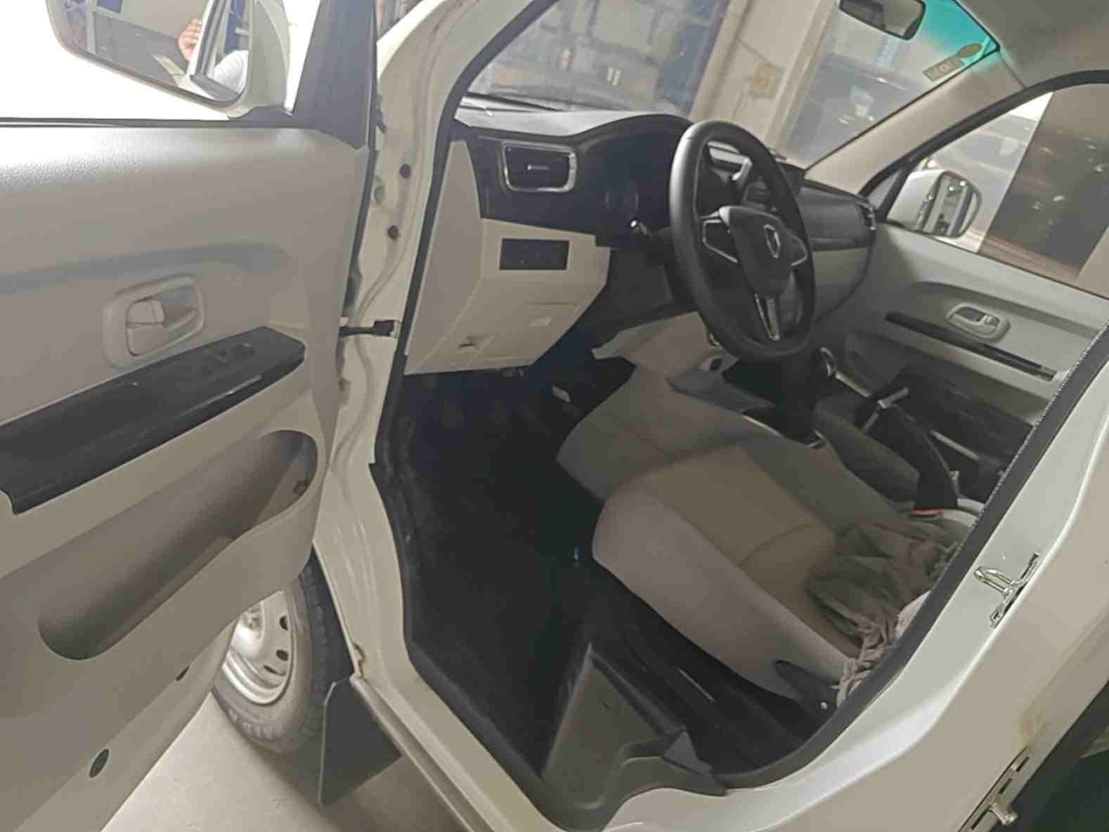 驾驶位内饰整体观感