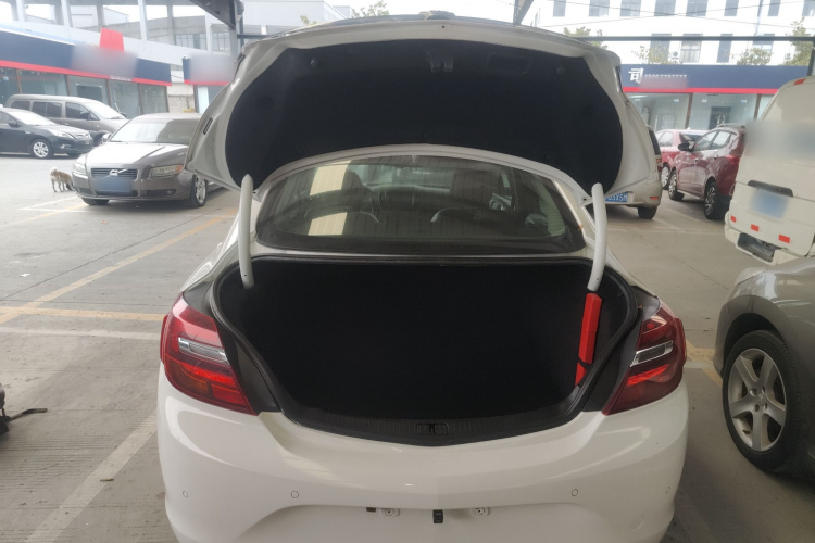 别克 君威 2014款 1.6T 时尚技术型机舱底盘23