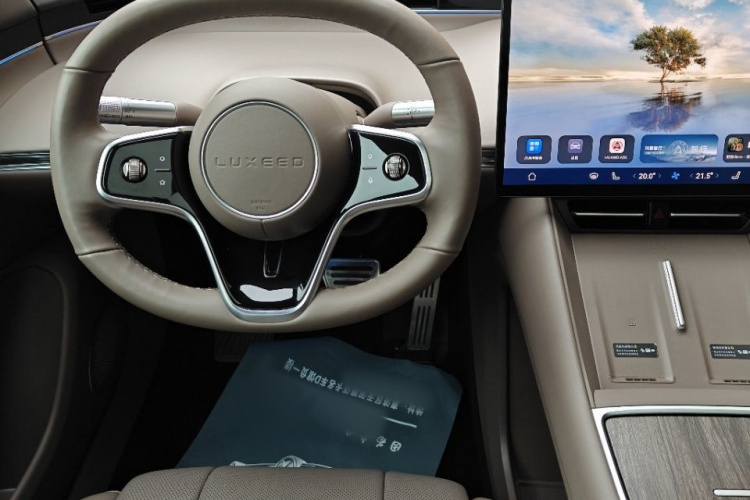 鸿蒙智行 智界R7 2025款 增程 251km Max中控内饰7004