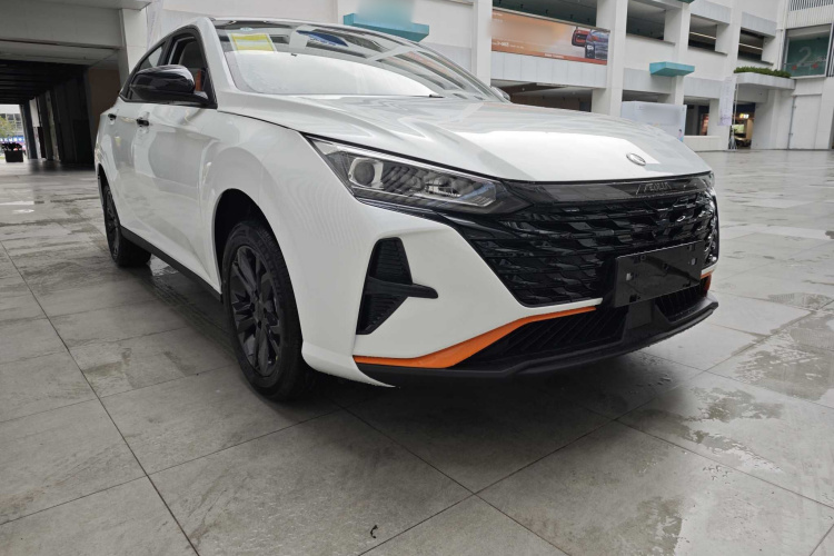 东风风神 奕炫 2025款 1.5L 荣耀版车身外观6001