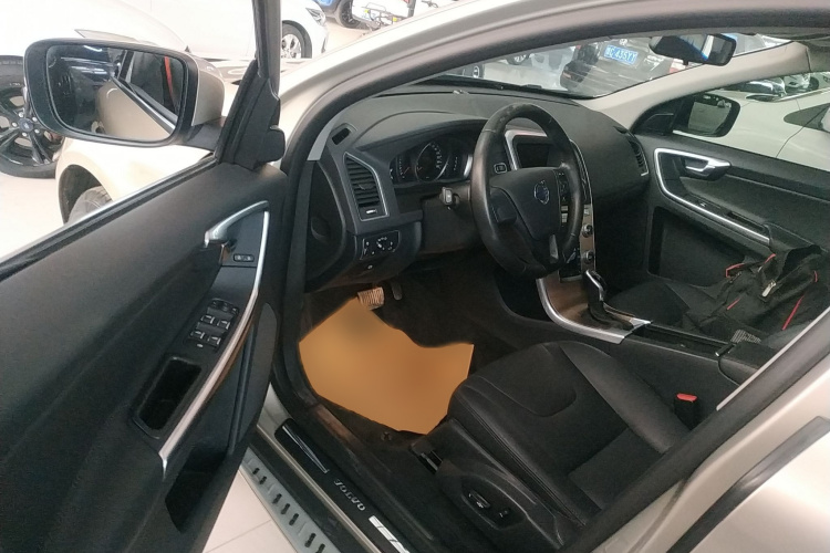 沃尔沃XC60 2017款 T5 智行升级版中控内饰7003