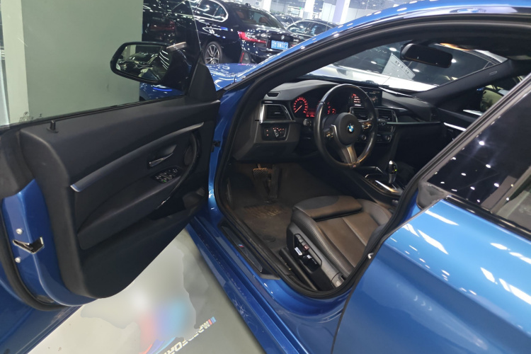 宝马3系GT 2020款 320i M运动套装中控内饰20