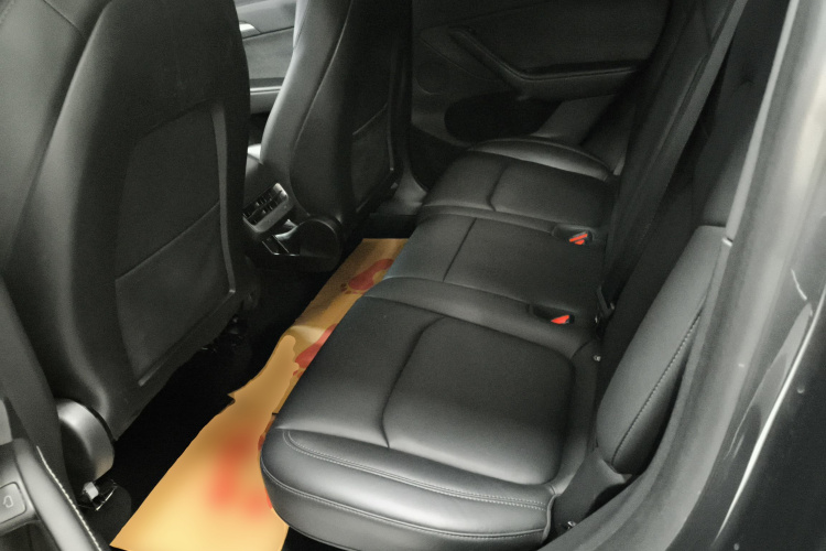 特斯拉 Model Y 2022款 改款 后轮驱动版中控内饰7004