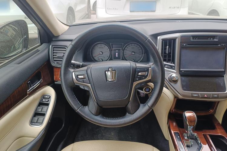 丰田 皇冠 2015款 2.5L 智享版中控内饰13