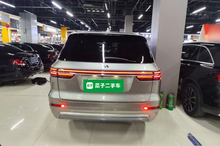 理想汽车 理想ONE 2020款 增程6座版车身外观6