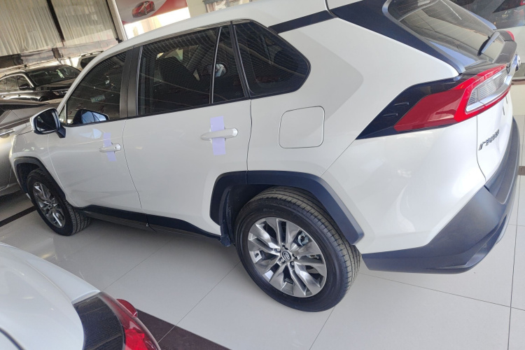 丰田 威兰达 2024款 2.0L CVT两驱领先版车身外观4