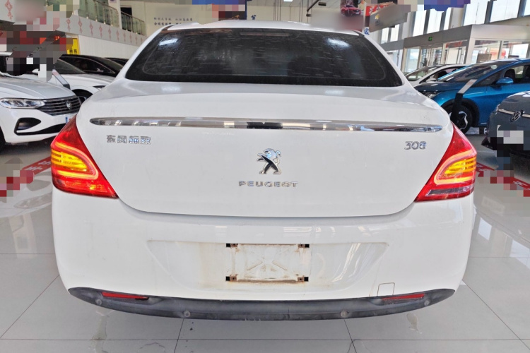 标致308 2013款 1.6L 手动优尚型车身外观6