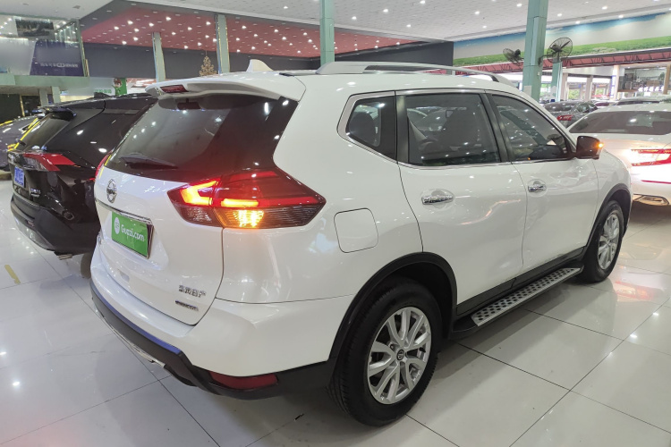 日产 奇骏 2019款 2.0L CVT智联舒适版 2WD车身外观7