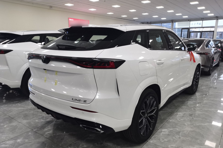 长安UNI-Z新能源 2025款 智慧新蓝鲸 125km 战舰+车身外观7