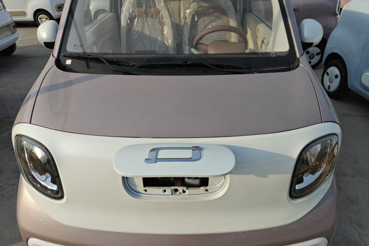 奔腾小马 2026款 222km 萌趣马 Plus机舱底盘24