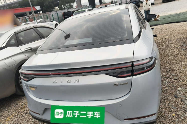 埃安 AION S Plus 2022款 80 科技版车身外观6