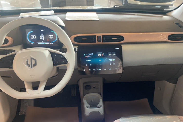 零跑汽车 零跑T03 2025款 310舒享版中控内饰7001