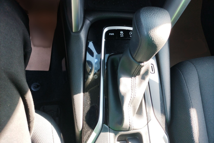 丰田 锋兰达 2022款 2.0L CVT精英版局部细节18