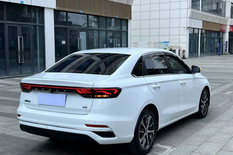 吉利汽车 帝豪 2022款 第4代 1.5L CVT旗舰型车身外观6005
