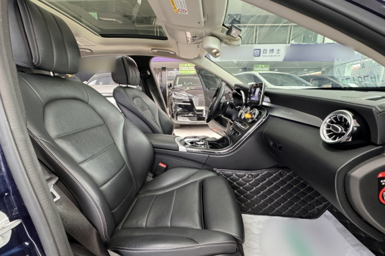 奔驰C级 2018款 C 200 L 运动版中控内饰7012