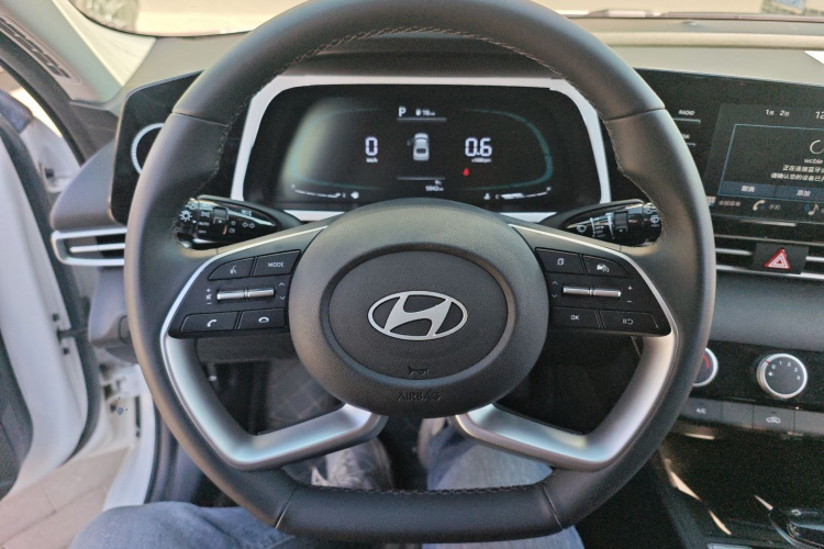 现代 伊兰特 2023款 1.5L CVT GLX精英版局部细节13