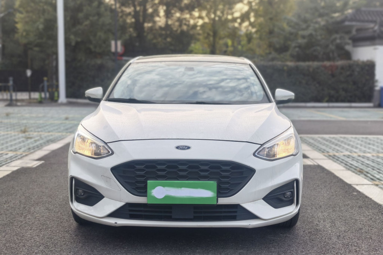 福特 福克斯 2020款 三厢 EcoBoost 180 自动锋潮型车身外观6001