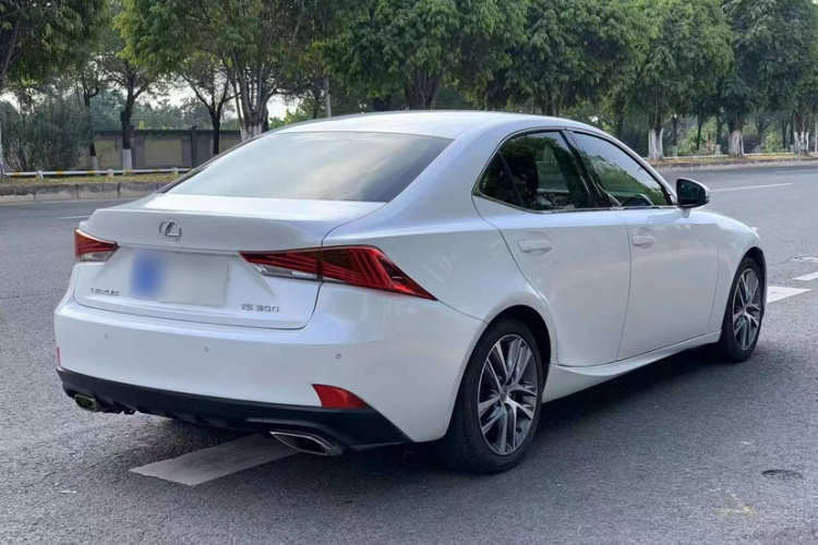 雷克萨斯IS 2017款 300 锋尚版车身外观6013