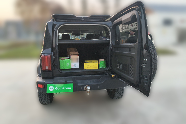 坦克300 2021款 越野版 2.0T 征服者中控内饰23