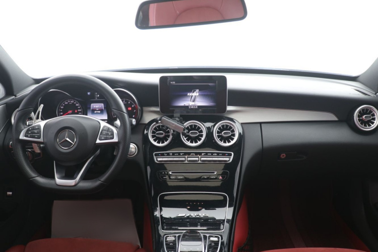 奔驰C级 2018款 C 200 运动版中控内饰7004