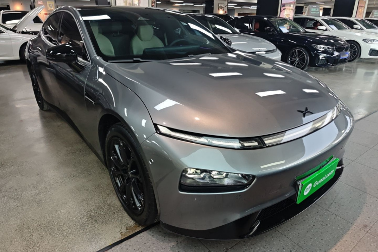 小鹏P7 2020款 586N车身外观3
