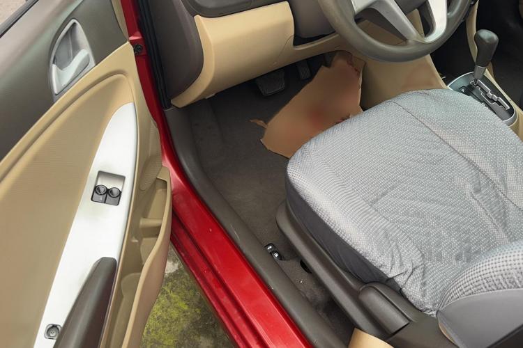 现代 瑞纳 2013款 三厢 1.4L 自动标准型GL中控内饰7002