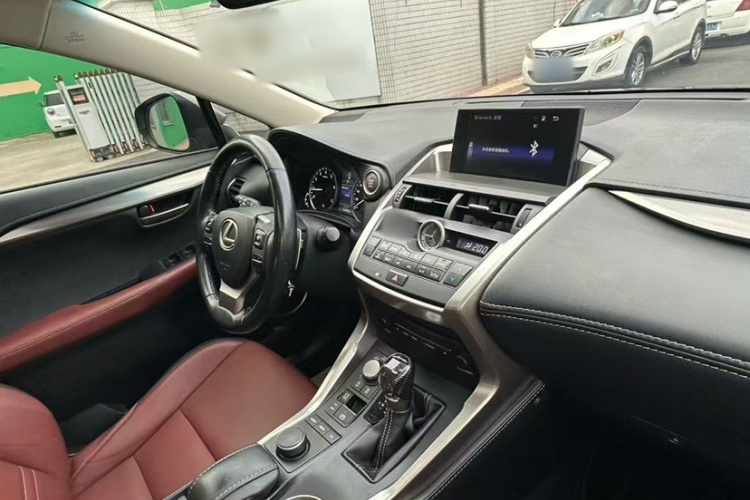 雷克萨斯NX 2015款 200t 全驱 锋尚版中控内饰7003