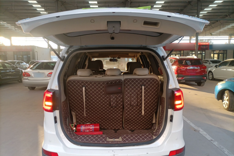 宝骏730 2016款 1.8L iAMT豪华型 7座机舱底盘23