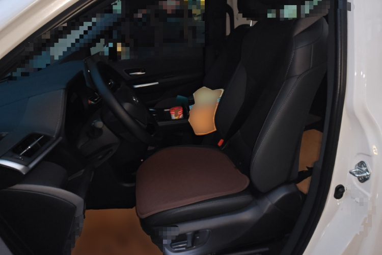 丰田 赛那SIENNA 2024款 2.5L混动 四驱尊贵版中控内饰19