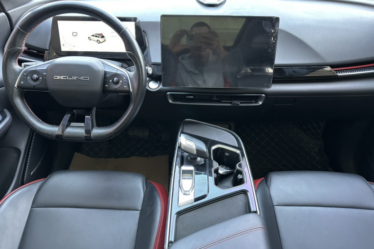 北京汽车 魔方 2023款 1.5T DCT黄金版中控内饰7002