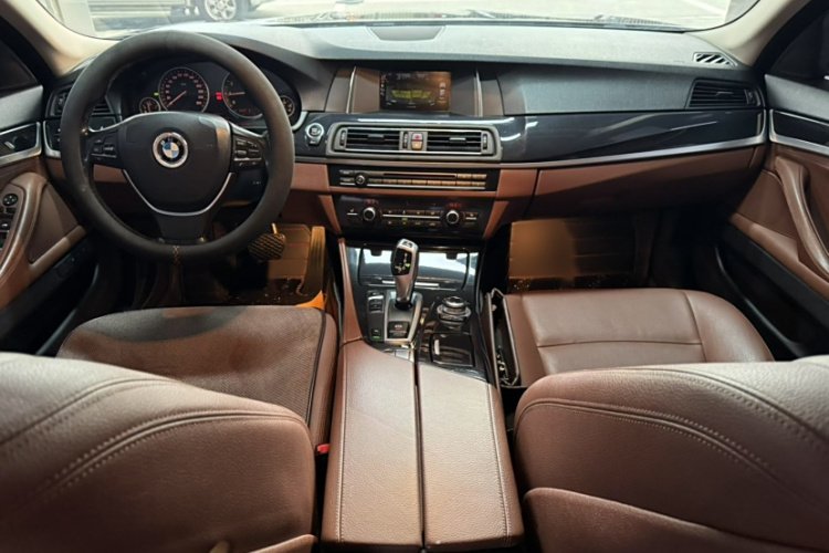 宝马5系 2017款 520Li 典雅型中控内饰7001