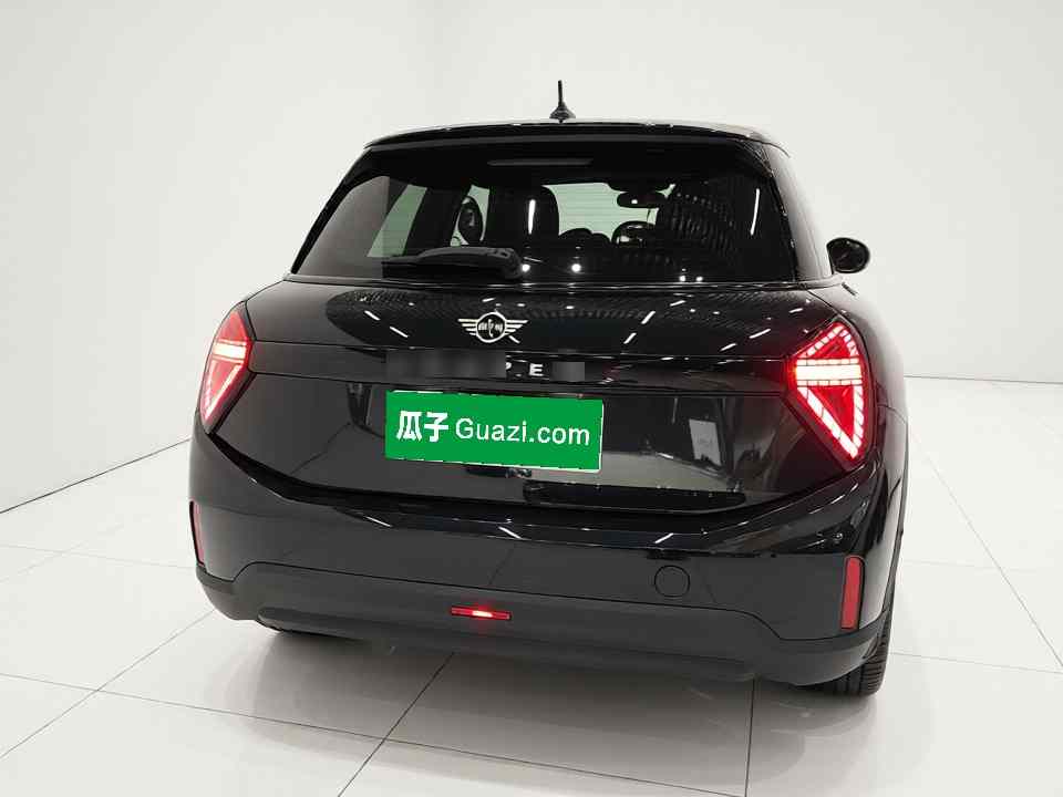 MINI 2025款 2.0T COOPER S 艺术家 五门版(3)