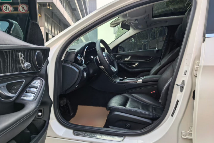 奔驰C级 2020款 C 200 L 时尚型运动版中控内饰7001