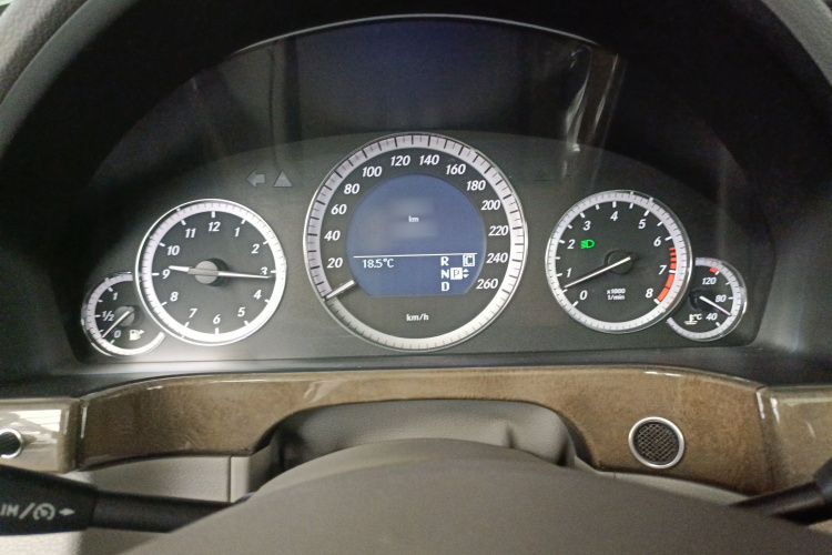 奔驰E级(进口) 2009款 E 300 优雅型局部细节14