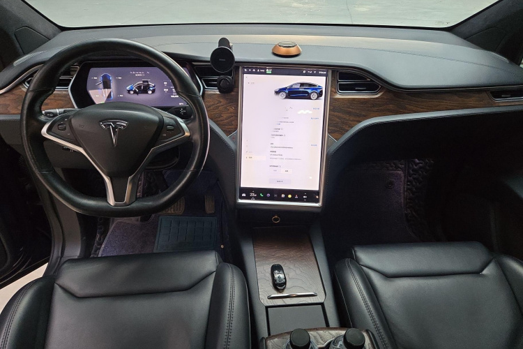 特斯拉 2017款 Model X 100D 长续航版中控内饰7002