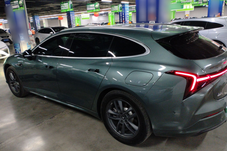 哪吒汽车 哪吒S猎装 2024款 增程300 标准版车身外观4