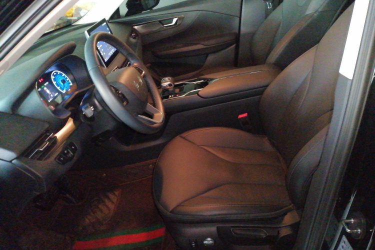 红旗E-QM5 2021款 网约充电 基础版 5座局部细节19