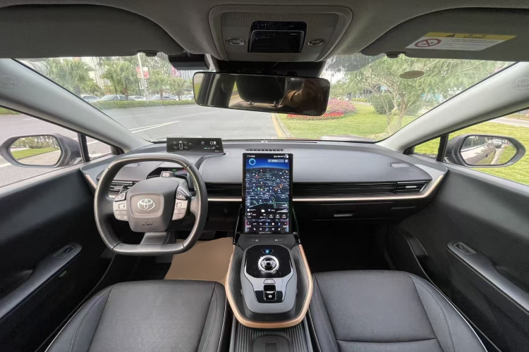 丰田bZ3 2023款 616km 长续航Premium中控内饰7002