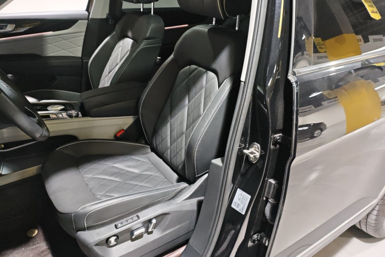 大众 途昂 2024款 530 V6 四驱尊崇豪华版中控内饰19