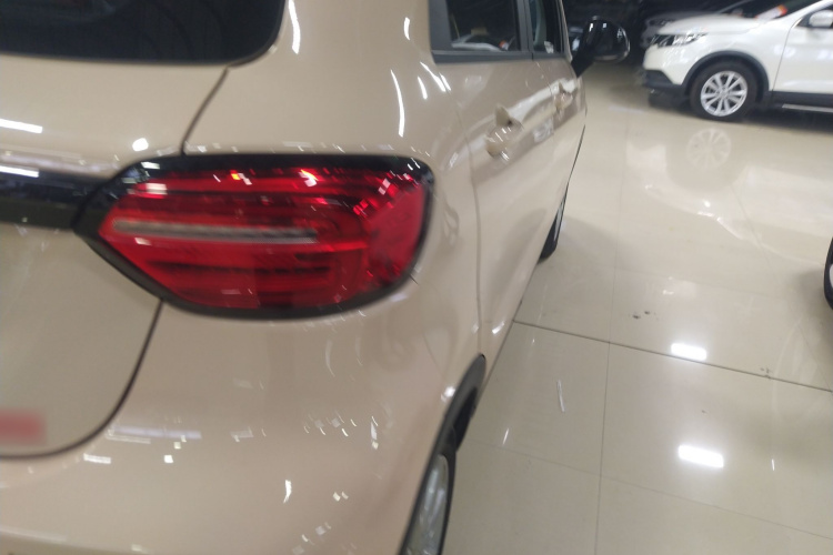 零跑汽车 零跑T03 2022款 星钻版车身外观9