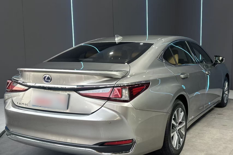 雷克萨斯ES 2020款 300h 卓越版车身外观6006