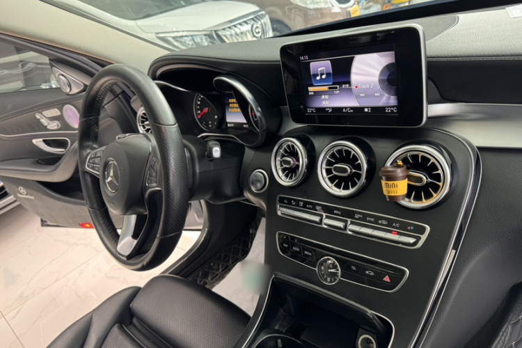 奔驰C级 2018款 C 200 L 运动版中控内饰7009