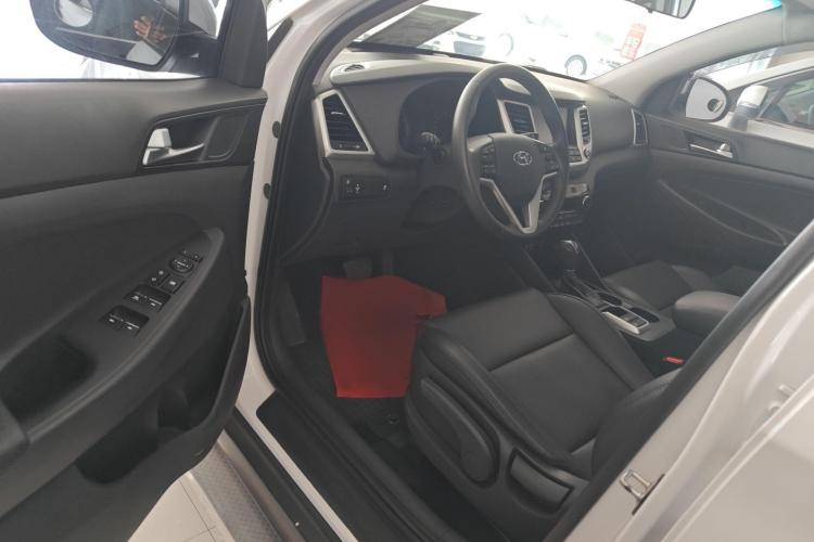 现代 途胜 2015款 1.6T 双离合两驱智能型中控内饰7002