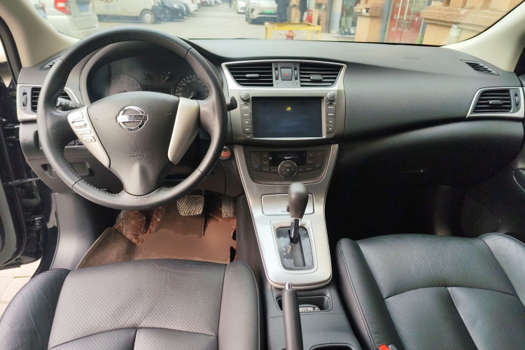 日产 轩逸 2014款 1.6XV CVT尊享版中控内饰12