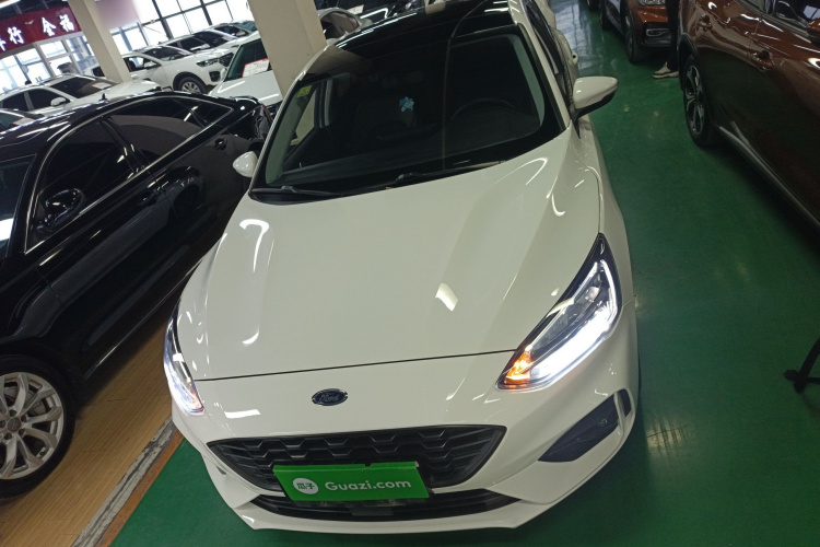 福特 福克斯 2021款 两厢 EcoBoost 180 自动锋潮型车身外观2