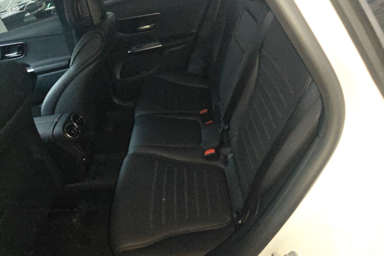 奔驰GLC轿跑 2024款 GLC 260 4MATIC 轿跑SUV中控内饰21